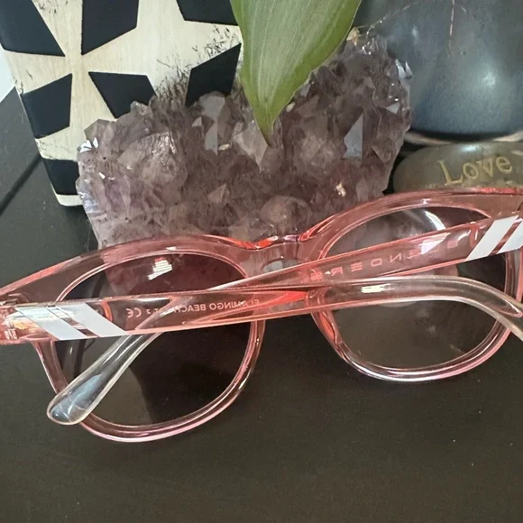 NEW Blenders “Flamingo Beach” Sunglasses - Picture 3 of 10